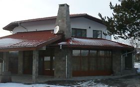 Вила Дъбовец